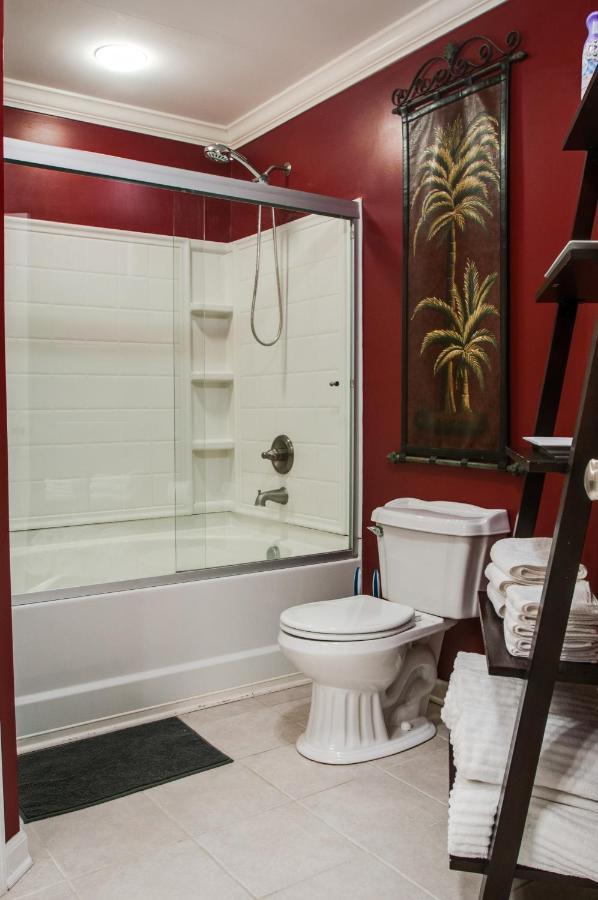 Vacation Home 5 Mins To Down Town 2 Bedrooms 2 Baths Garden Area Hot Tub Nashville Luaran gambar